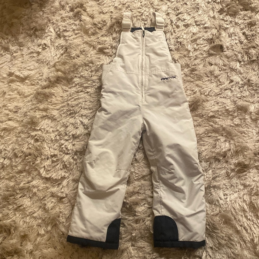 Kids, size 5T, snow pants in white/gray.